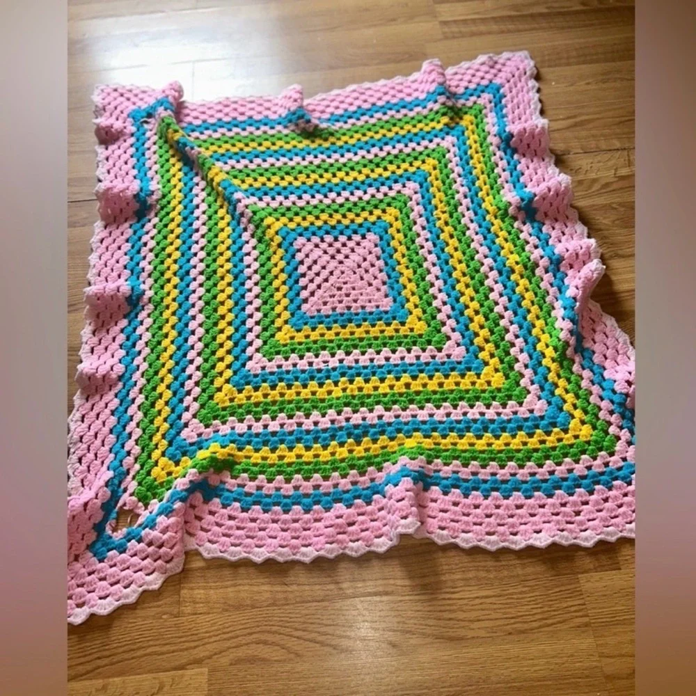 Vintage Crochet Granny Square Afghan Blanket Throw Pastel Colored Quilt